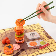 Senbei Rice Crackers Tower Balancing/Differentiating Game